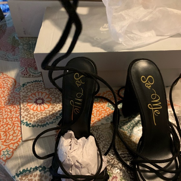 Heels - Picture 4 of 4